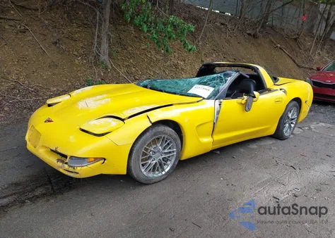 2000 Chevrolet Corvette из США, поврежденный, VIN 1G1YY22G3Y5122876